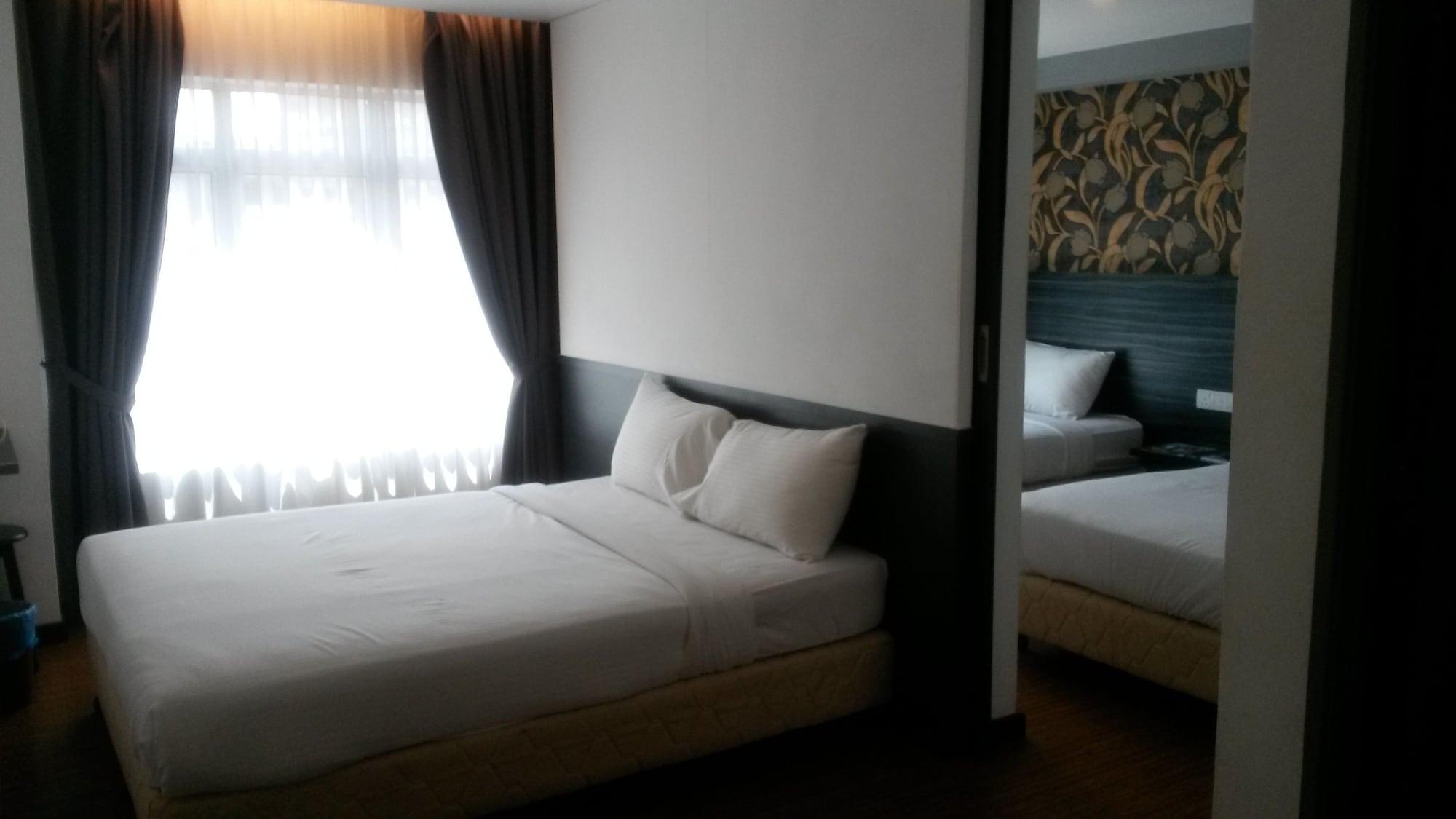 Signature Hotel Kuantan Esterno foto