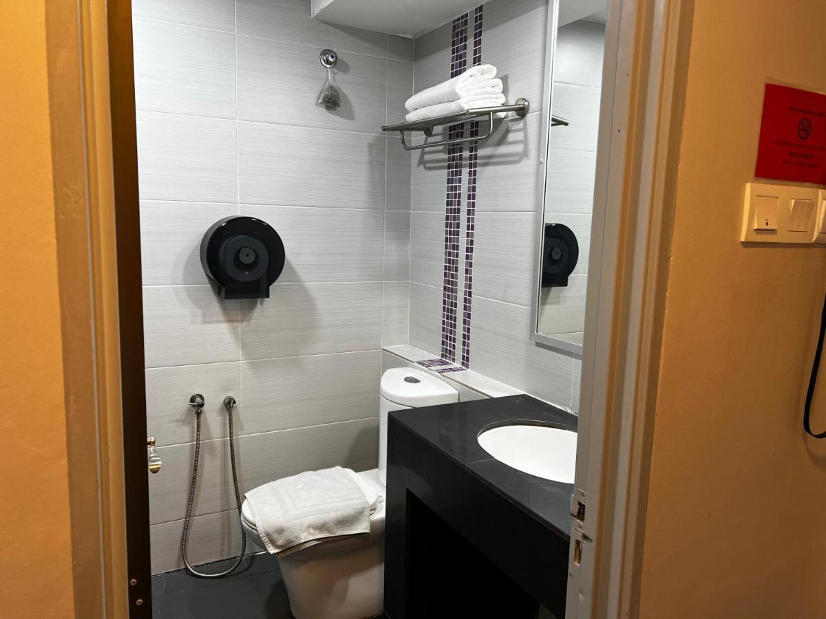 Signature Hotel Kuantan Esterno foto