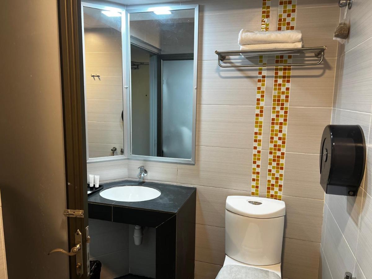 Signature Hotel Kuantan Esterno foto