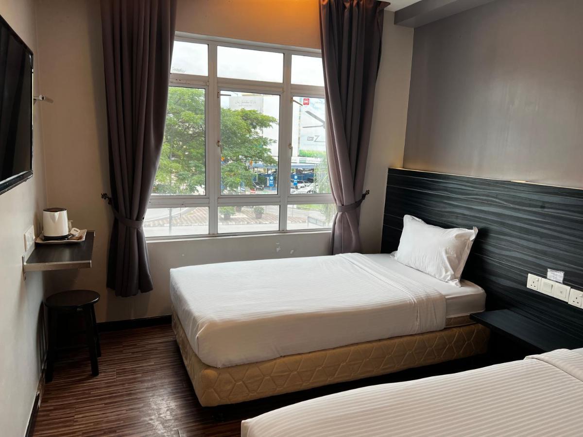 Signature Hotel Kuantan Esterno foto