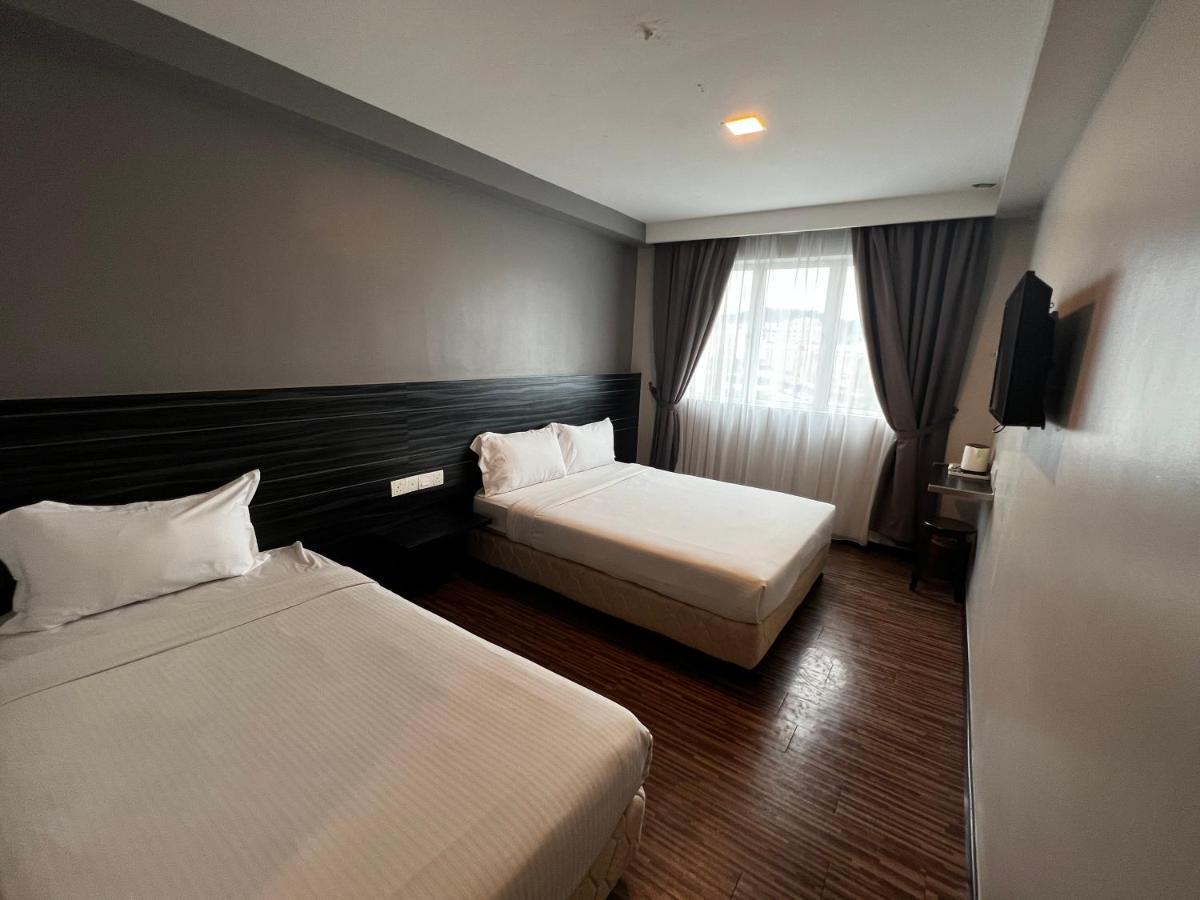 Signature Hotel Kuantan Esterno foto