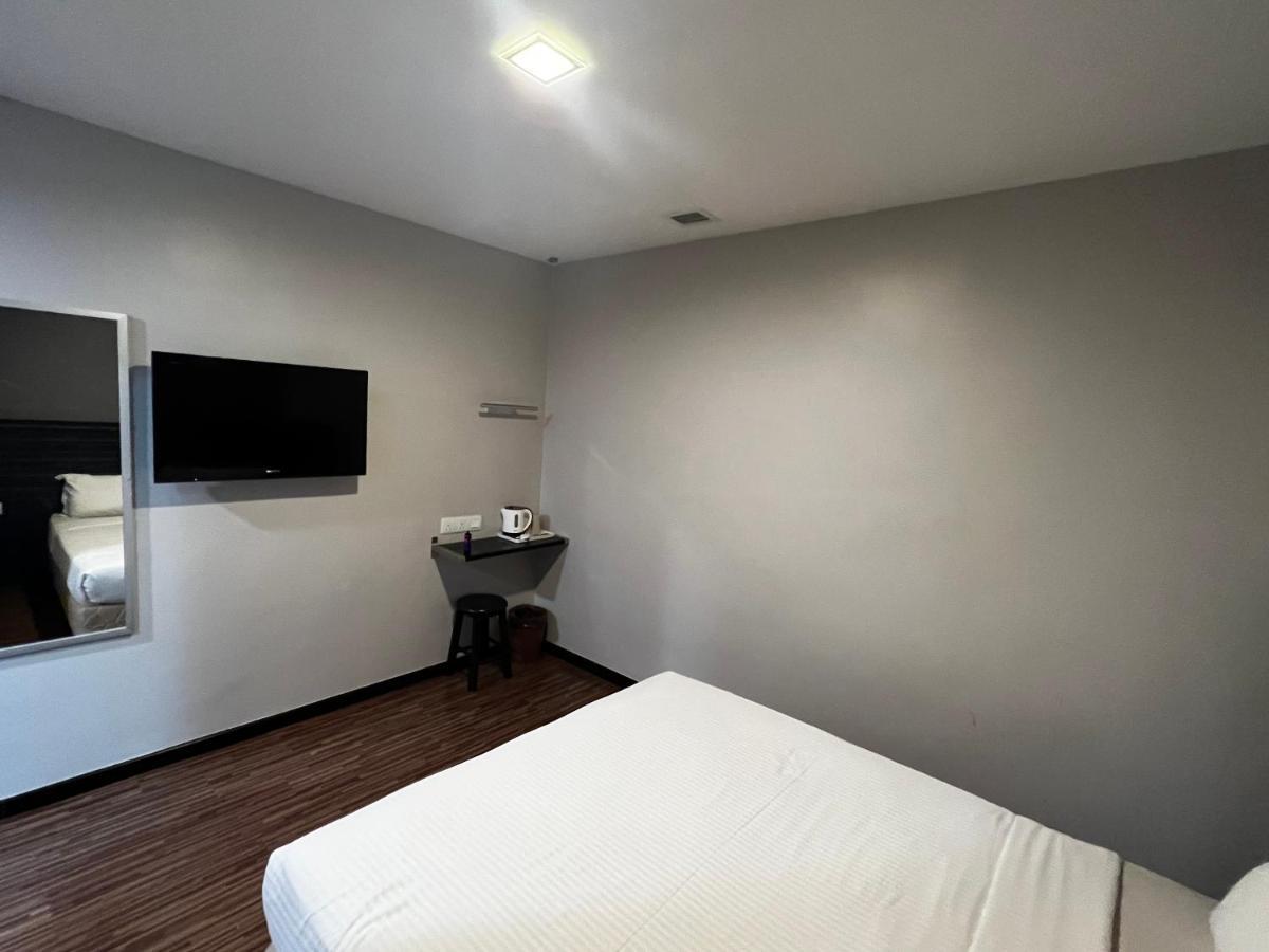Signature Hotel Kuantan Esterno foto