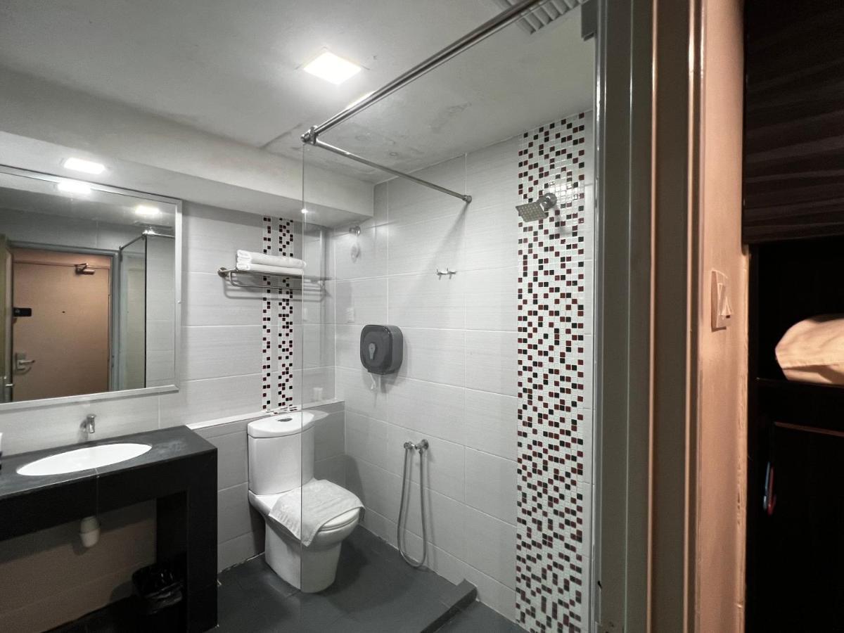 Signature Hotel Kuantan Esterno foto