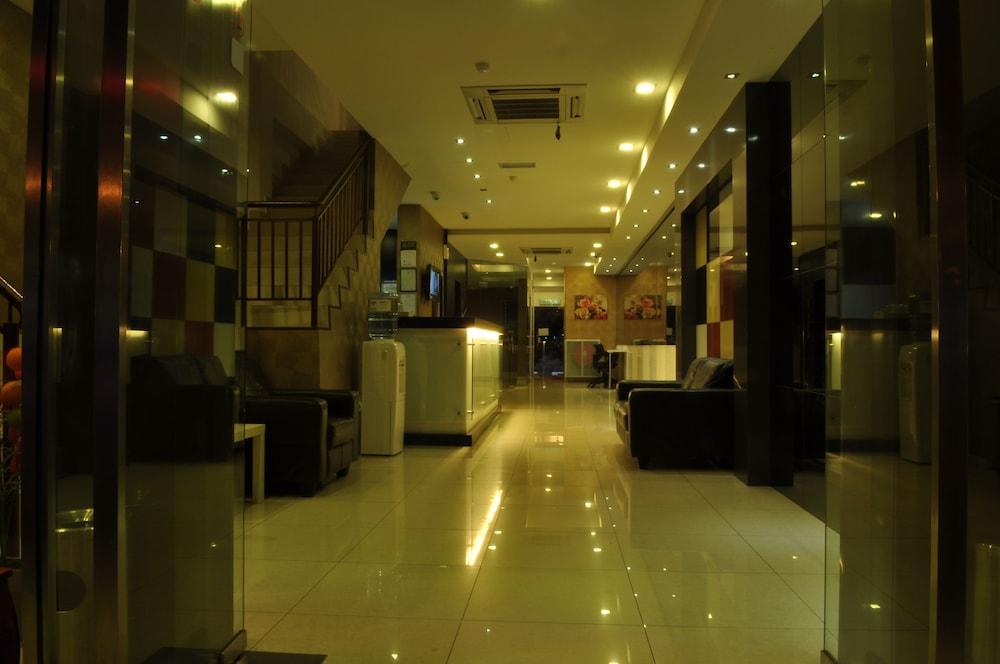 Signature Hotel Kuantan Esterno foto