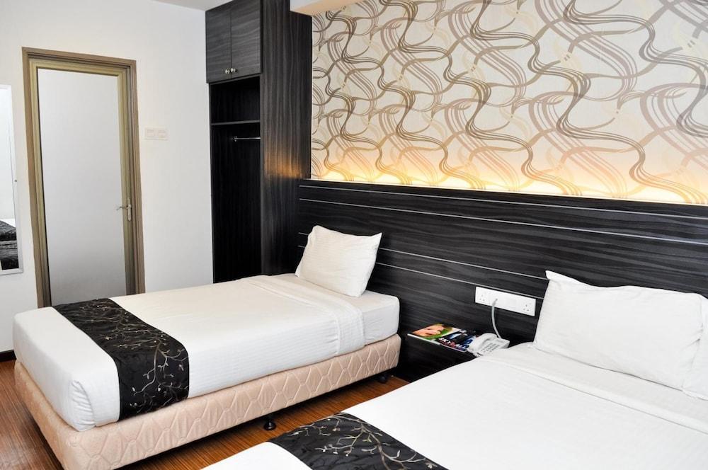 Signature Hotel Kuantan Esterno foto