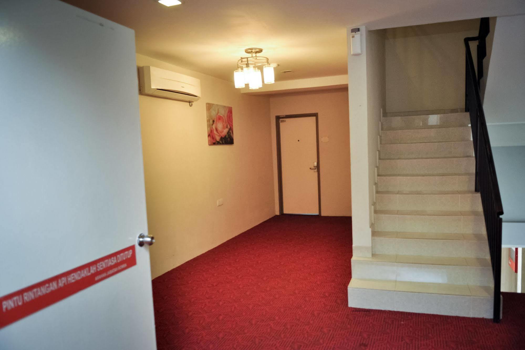Signature Hotel Kuantan Esterno foto