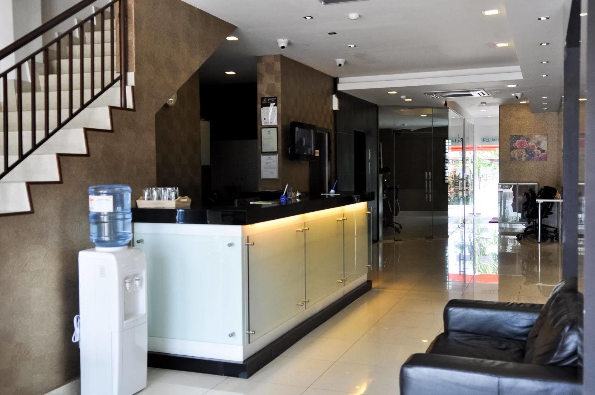 Signature Hotel Kuantan Esterno foto