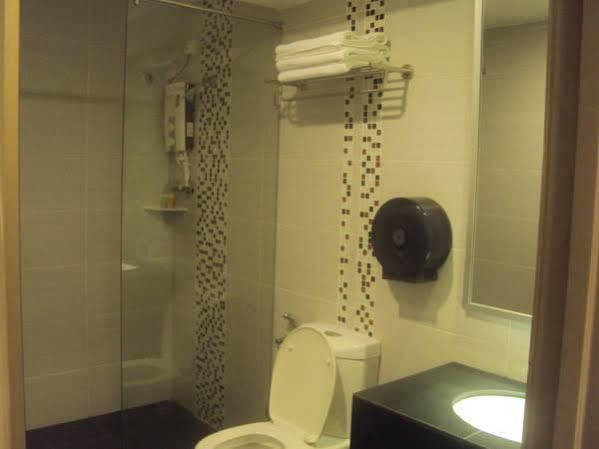 Signature Hotel Kuantan Esterno foto